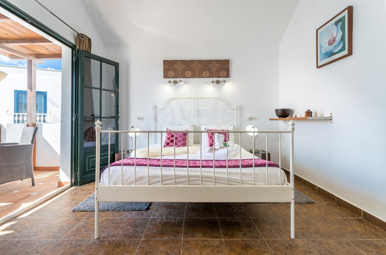 Punta Mujeres Casa Lili - Shared Pool - Close To Seafront Promenade - Sea Views From Upper Terrace מראה חיצוני תמונה