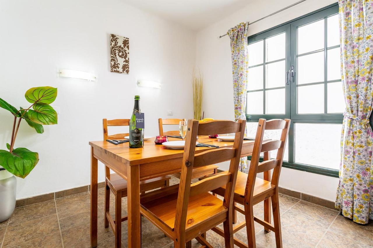 Punta Mujeres Casa Lili - Shared Pool - Close To Seafront Promenade - Sea Views From Upper Terrace מראה חיצוני תמונה